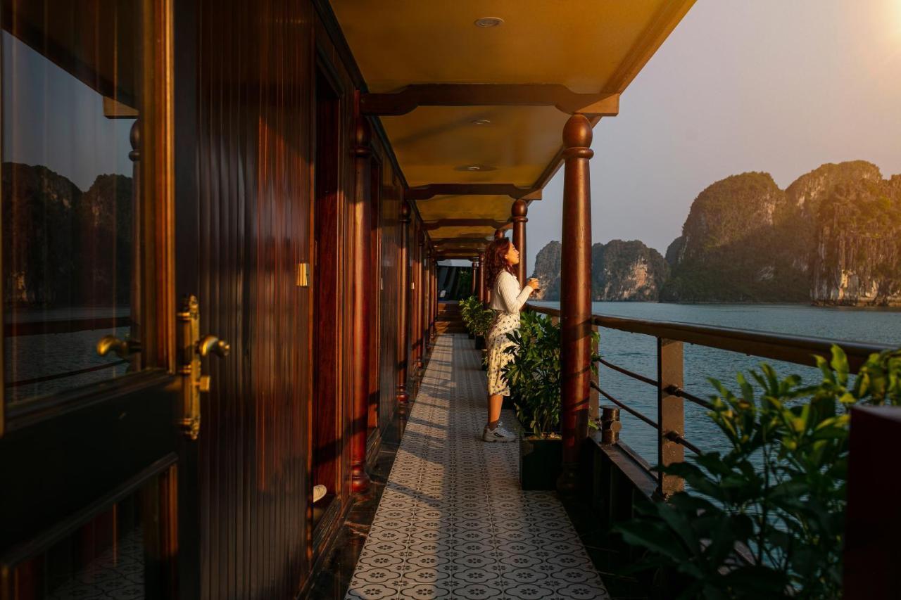 Nostalgia Halong Cruise Hotell Ha Long Exteriör bild