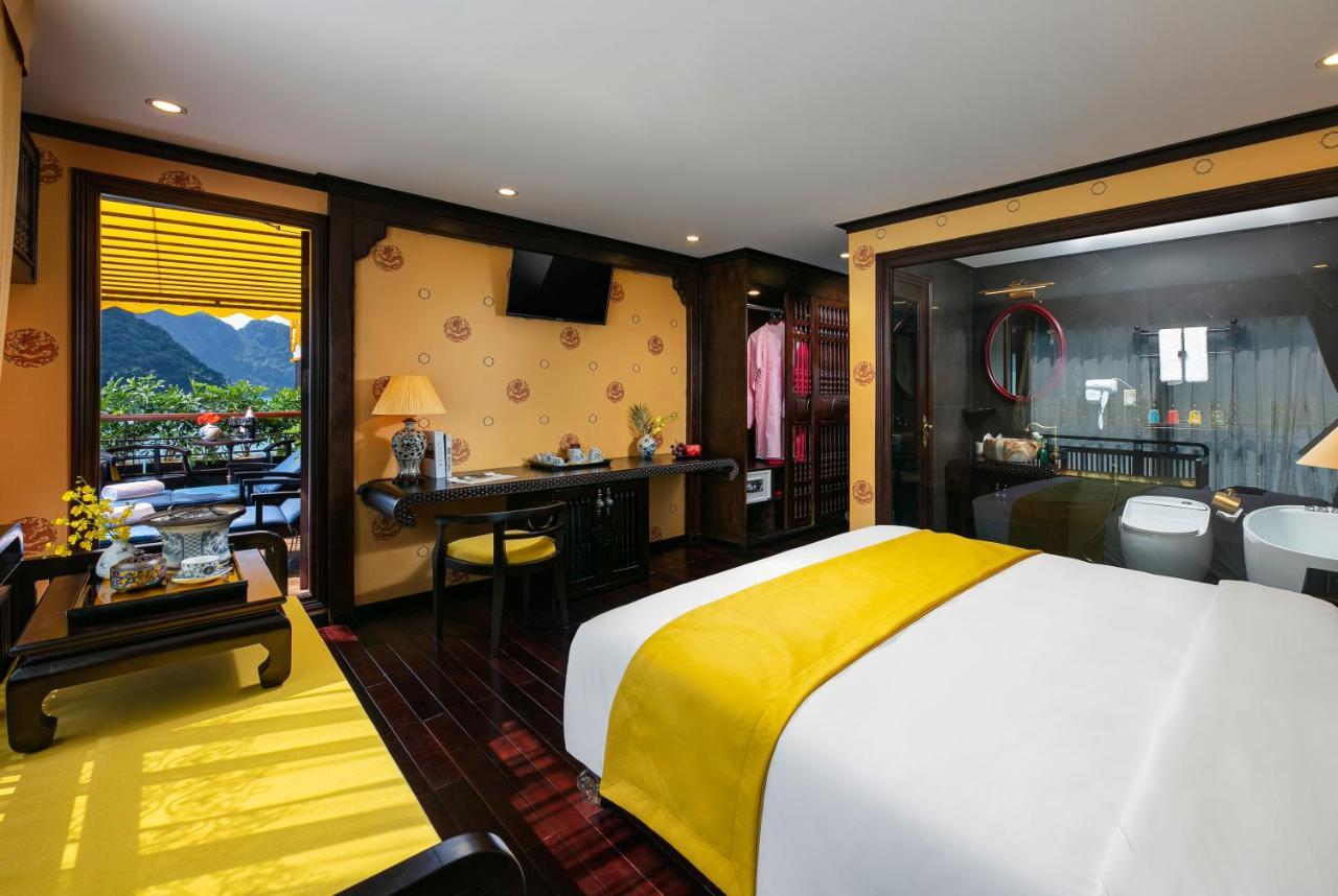 Nostalgia Halong Cruise Hotell Ha Long Exteriör bild