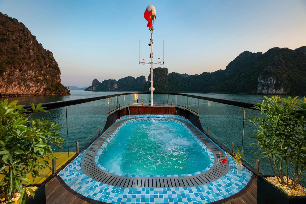 Nostalgia Halong Cruise Hotell Ha Long Exteriör bild