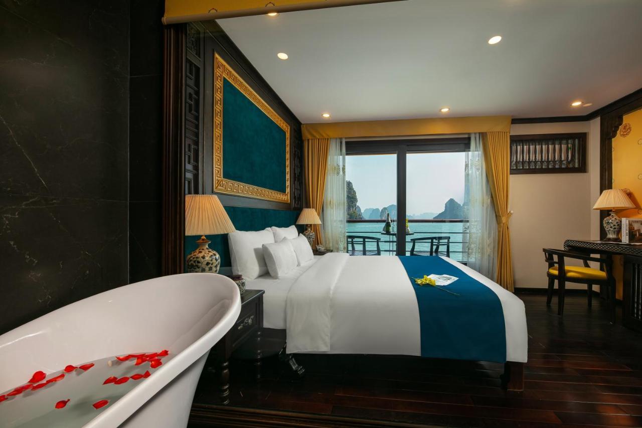 Nostalgia Halong Cruise Hotell Ha Long Exteriör bild