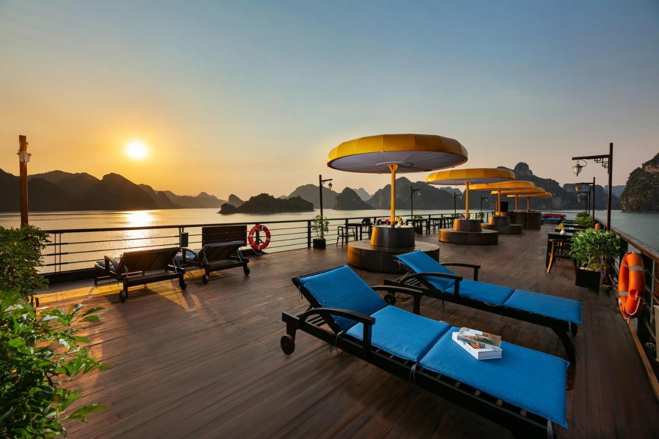 Nostalgia Halong Cruise Hotell Ha Long Exteriör bild